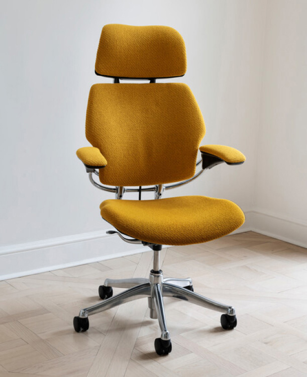 Freedom Headrest，Kvadrat Coda 2 织物，抛光铝框架